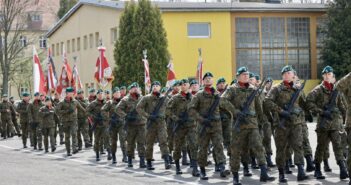 Inżynierowie od zadań niemożliwych. Kiedy koszary stają się domem dla cywil&oacute;w