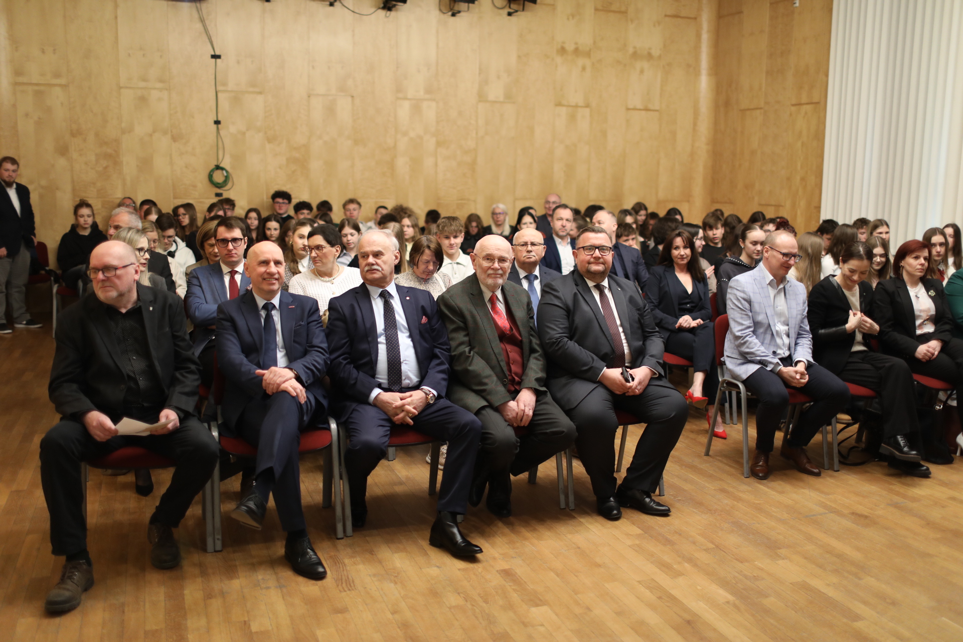 Powrót premiera na dach, czyli opolska lekcja (nie)pokory