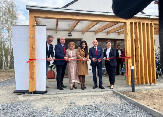 Samodzielność pod dobrą opieką. W Krapkowicach otwarto nowoczesny „Domek na Górnej”