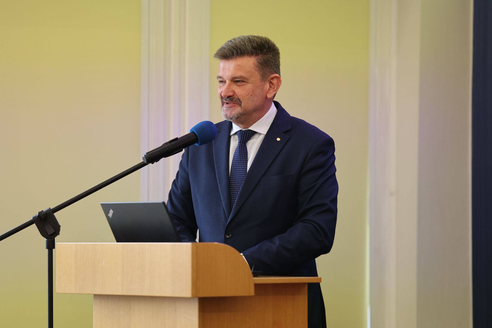 Skarby ze strychu i lekcja pokory. Jak Biblia Brzeska wróciła do domu