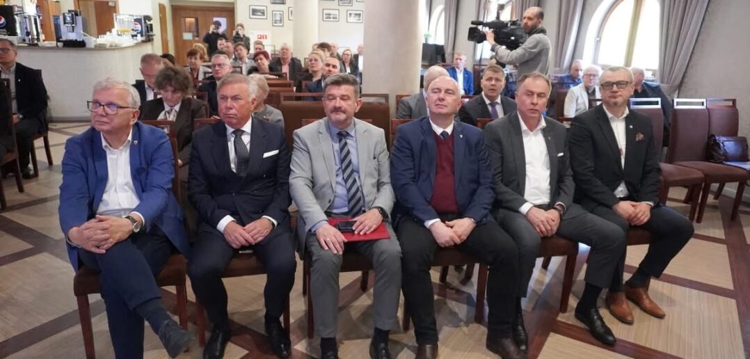 Debata o przyszłości regionu: Pierwszy Konwent Samorządowc&oacute;w w Pokrzywnej