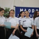 Czas pożegnań i nowych początk&oacute;w &ndash; Maturzyści w plac&oacute;wkach Powiatu Opolskiego