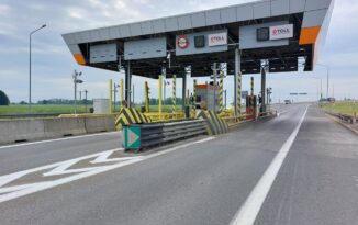 Koniec ery &bdquo;wąskich gardeł&rdquo; – O burzeniu mur&oacute;w na A4