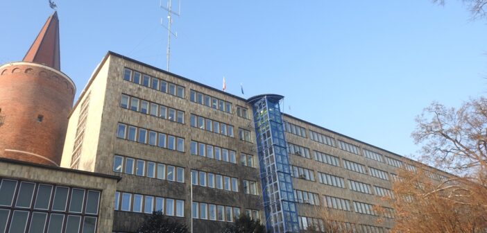 Rewolucja w legalizacji pobytu: Koniec z papierowymi wnioskami. Nowy system MOS i karta CUKR już od wiosny 2026 roku