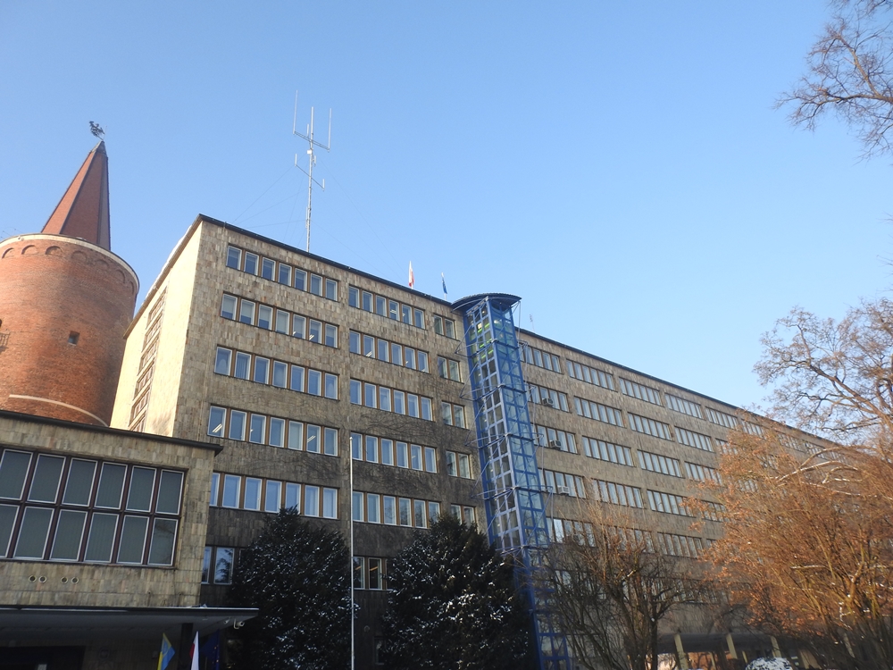 Rewolucja w legalizacji pobytu: Koniec z papierowymi wnioskami. Nowy system MOS i karta CUKR już od wiosny 2026 roku