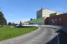 Karetką bez wstrząs&oacute;w, czyli nowy wjazd do serca opolskiej medycyny