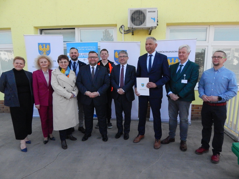 Karetką bez wstrząsów, czyli nowy wjazd do serca opolskiej medycyny