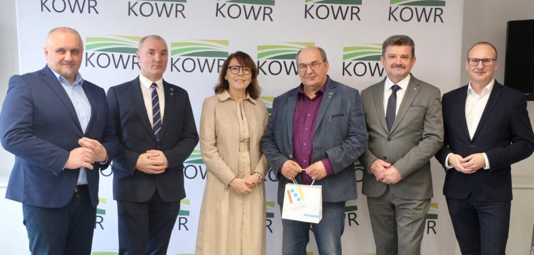 Nowy szpital w Nysie złapie &bdquo;oddech&rdquo;. Ponad 3 hektary ziemi trafiły do powiatu