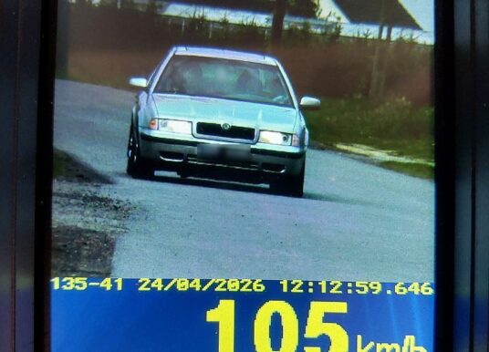 Sezon na „ciężką nogę” i promile. Czy zdrowy rozsądek wyjechał na majówkę?