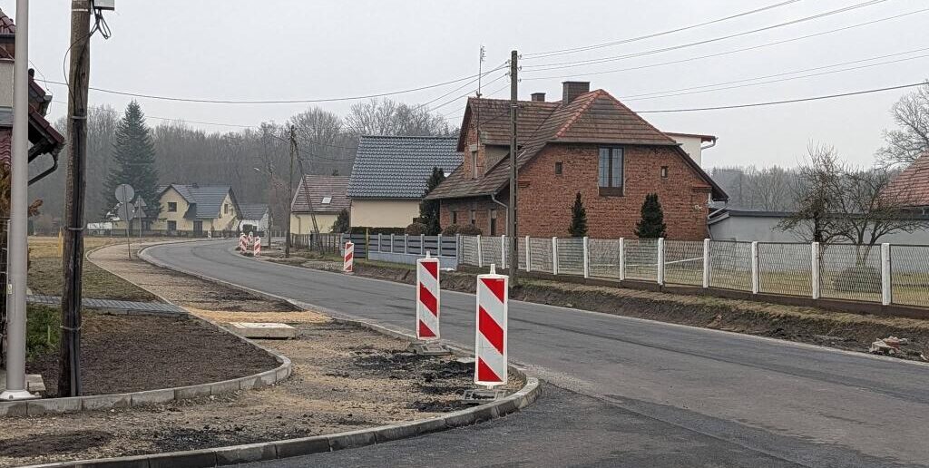 Profilaktyka zamiast plastr&oacute;w, czyli drogowa wiosna w powiecie opolskim