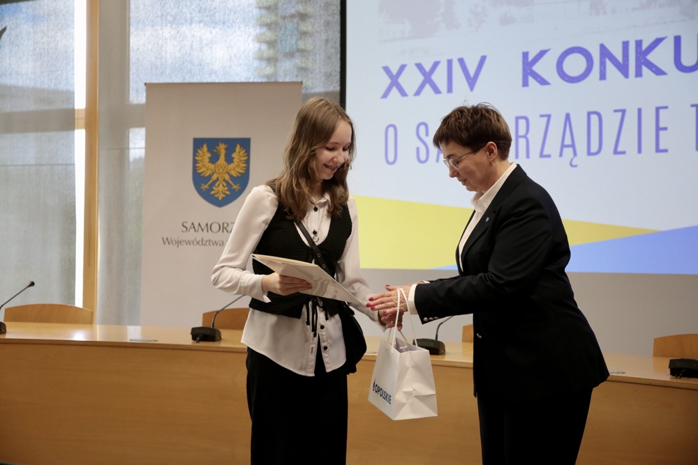 Młodzi liderzy lokalnej demokracji: XXIV Konkurs Wiedzy o Samorządzie Terytorialnym rozstrzygnięty