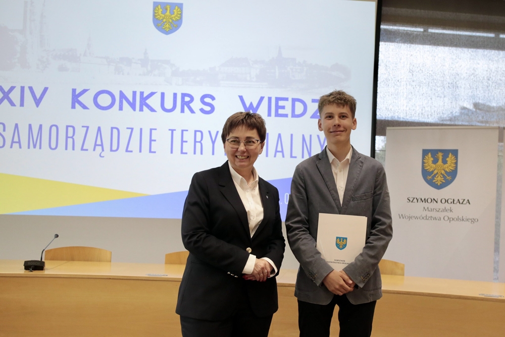Młodzi liderzy lokalnej demokracji: XXIV Konkurs Wiedzy o Samorządzie Terytorialnym rozstrzygnięty