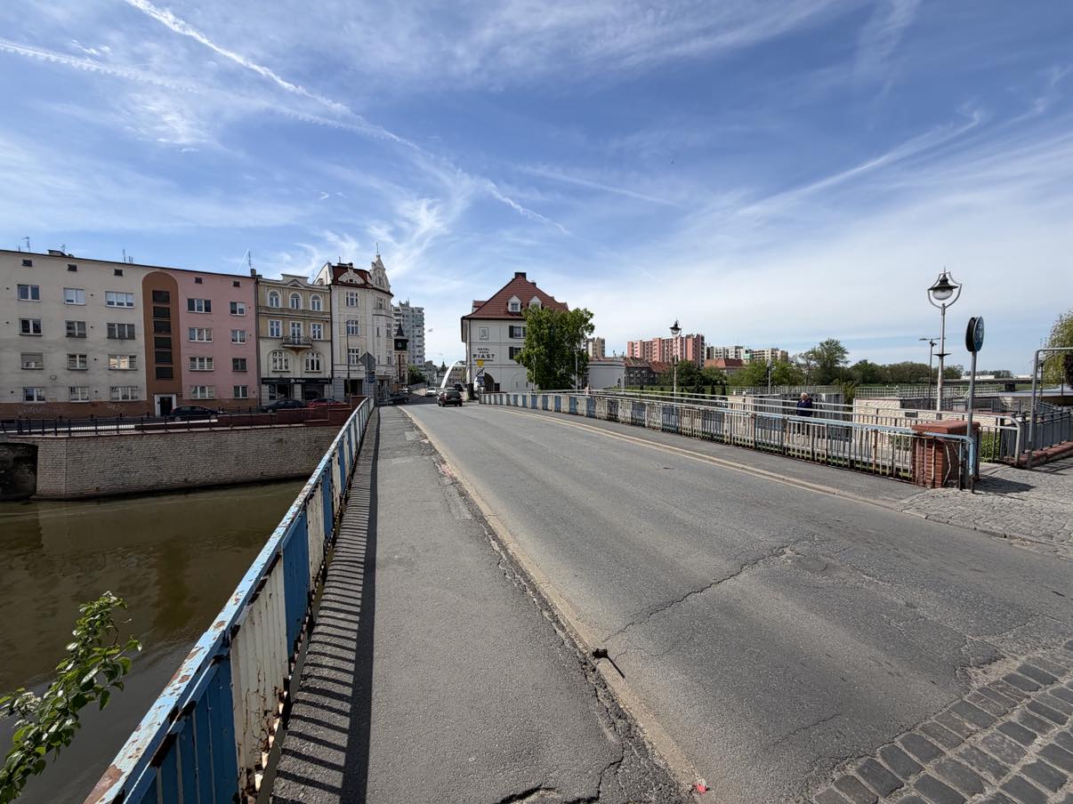 Nowe życie zabytkowej przeprawy: Most Katedralny czeka na projektantów