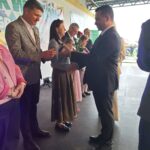 Łosiów tonie w kwiatach. I całe szczęście, że jeszcze są miejsca, gdzie ludzie zachwycają się pelargonią bardziej niż ekranem telefonu