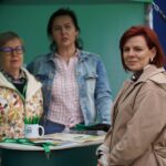 Łosiów tonie w kwiatach. I całe szczęście, że jeszcze są miejsca, gdzie ludzie zachwycają się pelargonią bardziej niż ekranem telefonu