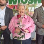 Łosiów tonie w kwiatach. I całe szczęście, że jeszcze są miejsca, gdzie ludzie zachwycają się pelargonią bardziej niż ekranem telefonu
