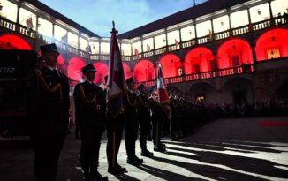 Rycerze św. Floriana w zamkowych murach. Brzeg ugościł opolskich strażaków Rycerze św. Floriana w zamkowych murach. Brzeg ugościł opolskich strażaków