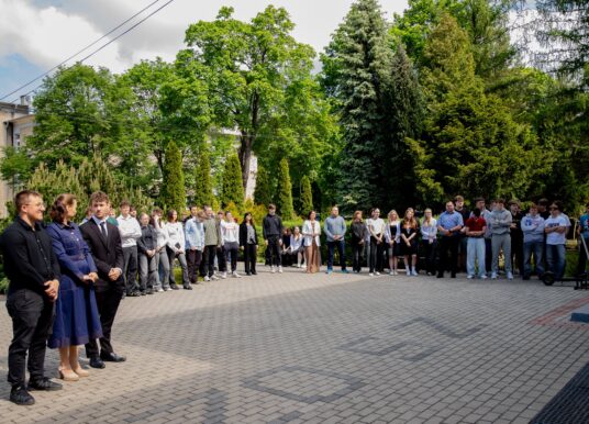 Złoty standard w Ozimku: Technikum nr 1 w Polsce świętuje w blasku nowej ekoklasy