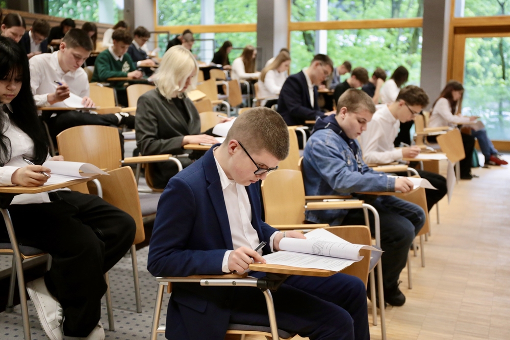 Młodzi liderzy lokalnej demokracji: XXIV Konkurs Wiedzy o Samorządzie Terytorialnym rozstrzygnięty