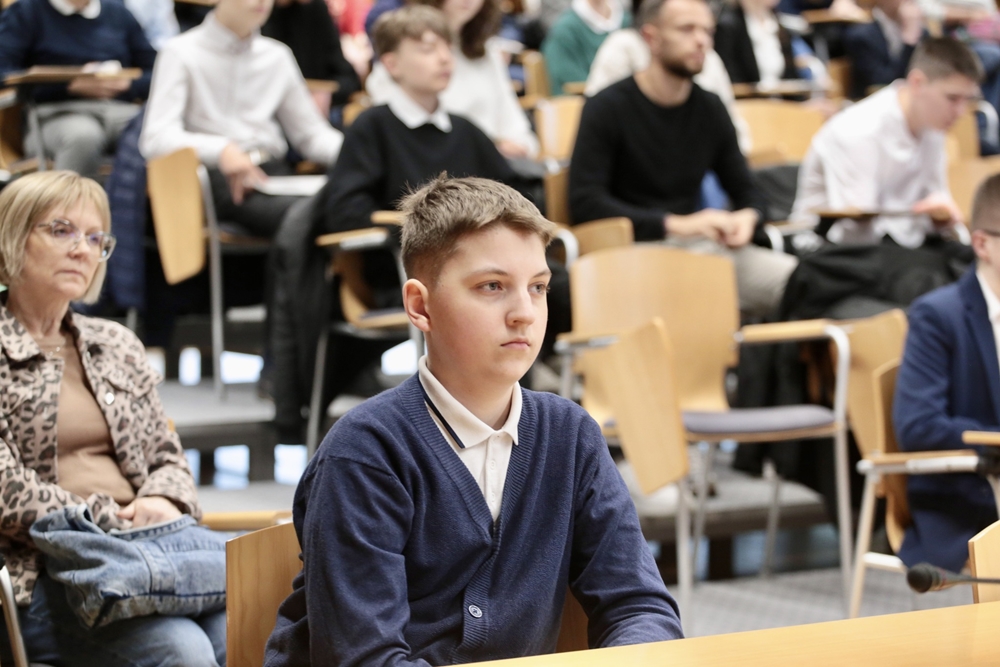 Młodzi liderzy lokalnej demokracji: XXIV Konkurs Wiedzy o Samorządzie Terytorialnym rozstrzygnięty