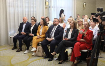Między samotnością a systemem. Opolskie szuka odpowiedzi, zanim będzie za p&oacute;źno