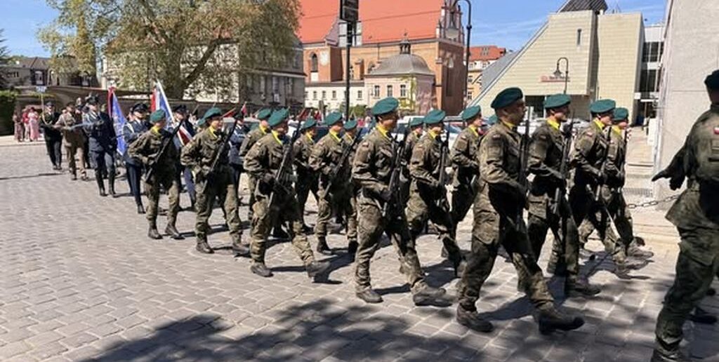Maj&oacute;wka pod nadzorem, czyli opolskie &bdquo;Vivat!&rdquo; z lekką zadyszką