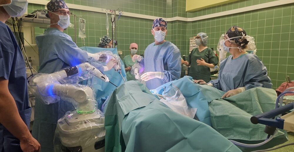 Nowoczesna urologia w Opolu: Robot Versius w służbie pacjent&oacute;w USK