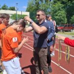 Młodość na bieżni. Czw&oacute;rb&oacute;j, kt&oacute;ry uczy więcej niż niejeden podręcznik