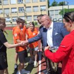 Młodość na bieżni. Czw&oacute;rb&oacute;j, kt&oacute;ry uczy więcej niż niejeden podręcznik