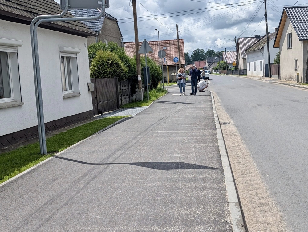 Krasiejów zyskał drogę na miarę XXI wieku. Inwestycja za ponad 5,3 mln zł już służy mieszkańcom