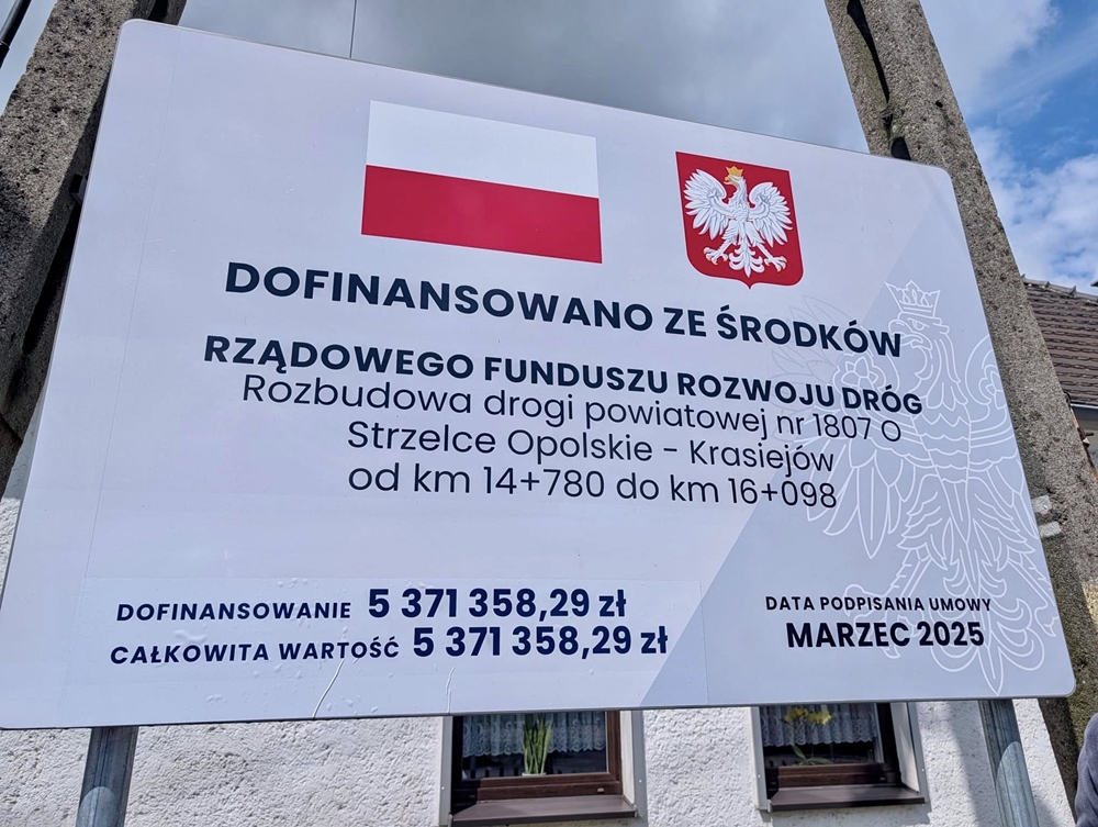 Krasiejów zyskał drogę na miarę XXI wieku. Inwestycja za ponad 5,3 mln zł już służy mieszkańcom