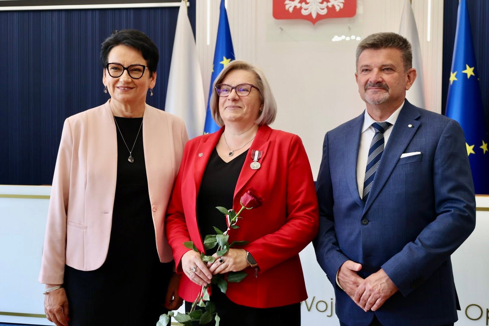 Medale za codzienność. Opolszczyzna podziękowała swoim cichym bohaterom