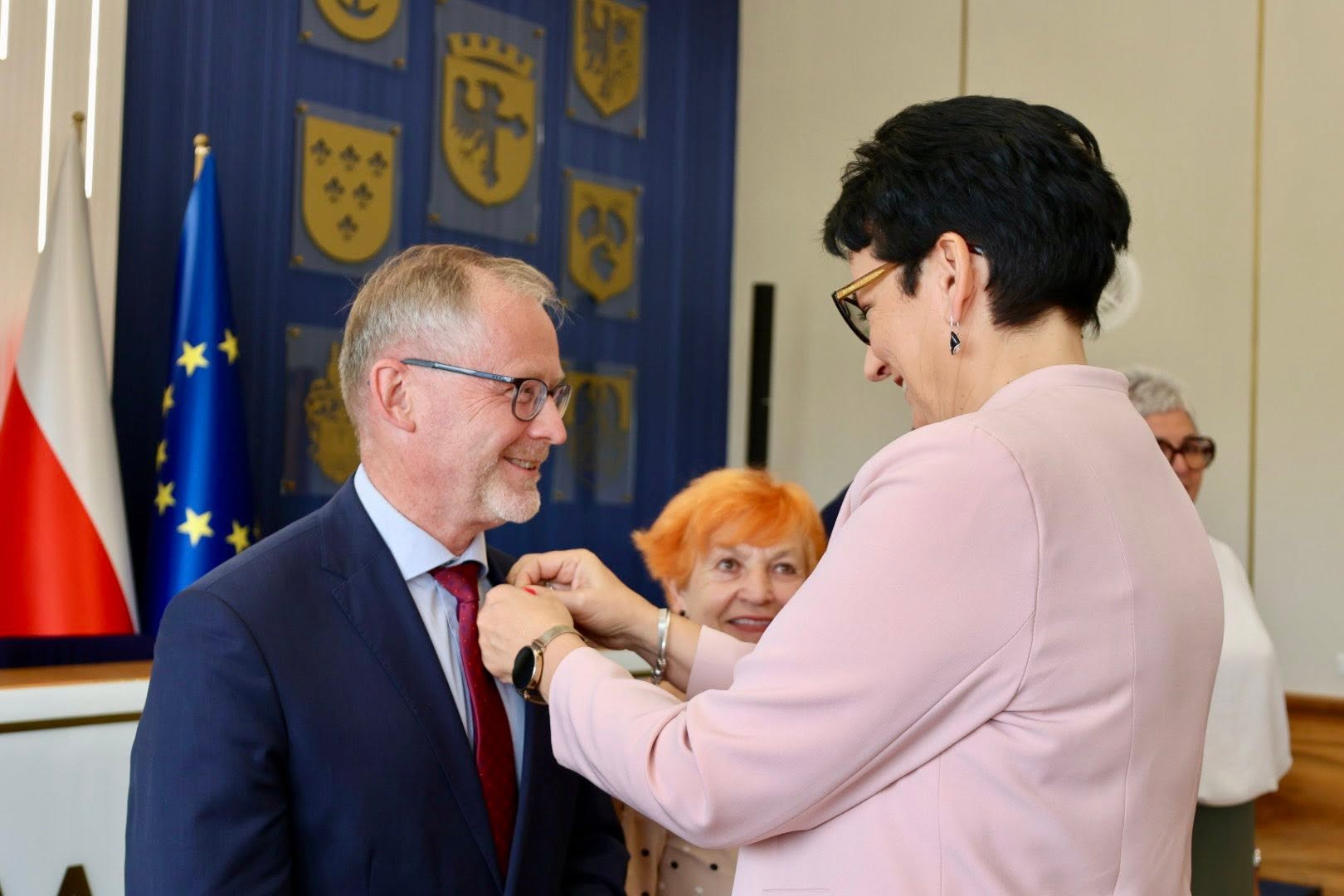 Medale za codzienność. Opolszczyzna podziękowała swoim cichym bohaterom