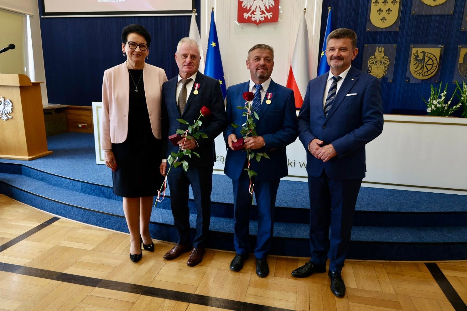Medale za codzienność. Opolszczyzna podziękowała swoim cichym bohaterom
