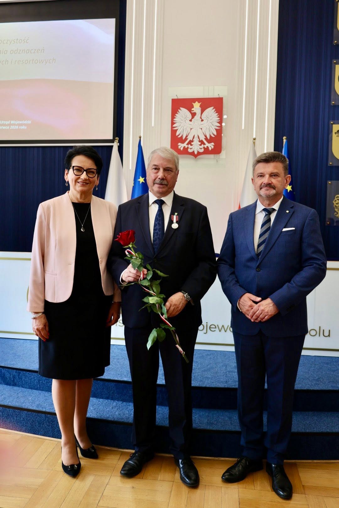 Medale za codzienność. Opolszczyzna podziękowała swoim cichym bohaterom