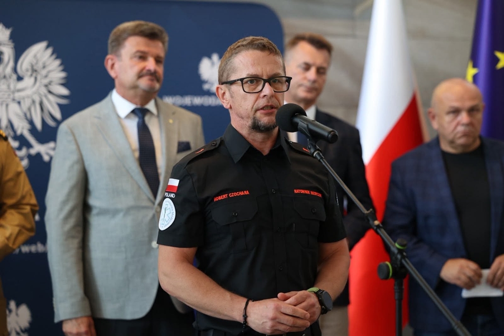 Wakacje pod znakiem upałów. Służby apelują: rozsądek może uratować życie