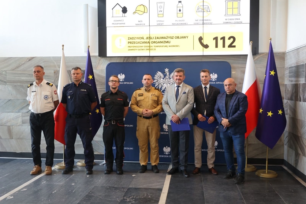 Wakacje pod znakiem upałów. Służby apelują: rozsądek może uratować życie