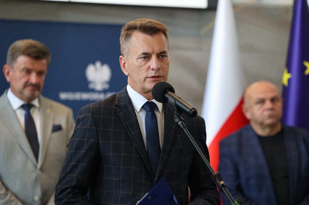 Wakacje pod znakiem upałów. Służby apelują: rozsądek może uratować życie