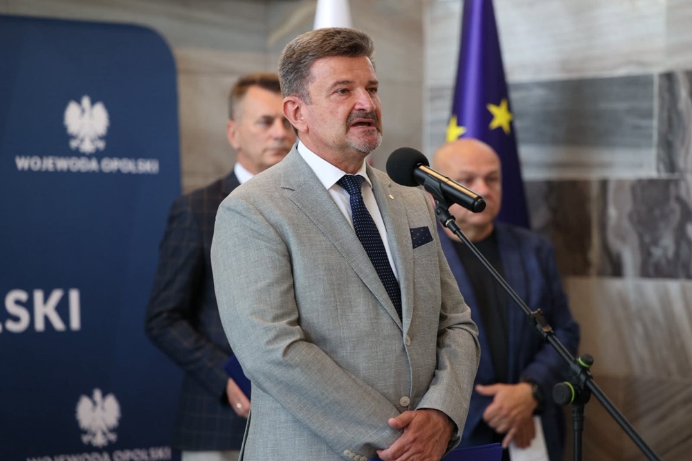 Wakacje pod znakiem upałów. Służby apelują: rozsądek może uratować życie