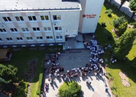 Szkoły powiatu opolskiego zamknęły kolejny rozdział.  Był czas nagród, wzruszeń i podziękowań