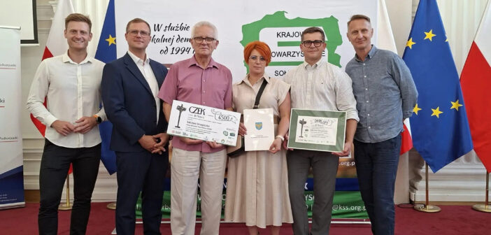 Smogorz&oacute;w zn&oacute;w wśr&oacute;d najlepszych w Polsce. Wieś smok&oacute;w po raz kolejny zachwyciła jury