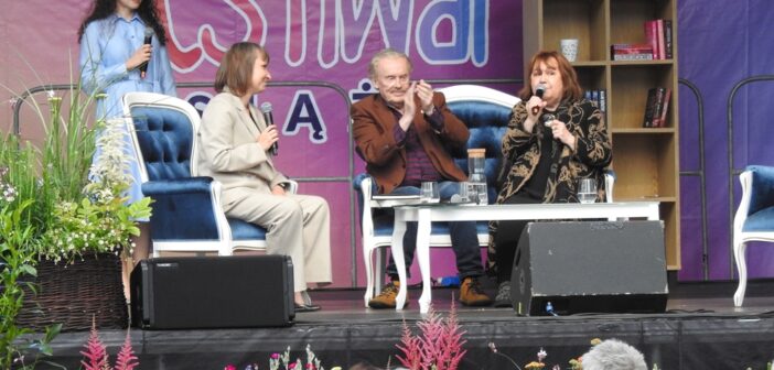 Tłumy czytelnik&oacute;w i gwiazdy literatury. Festiwal Książki rozkręcił się na dobre  &ndash; piątek cz. II &ndash; [ZDJĘCIA]
