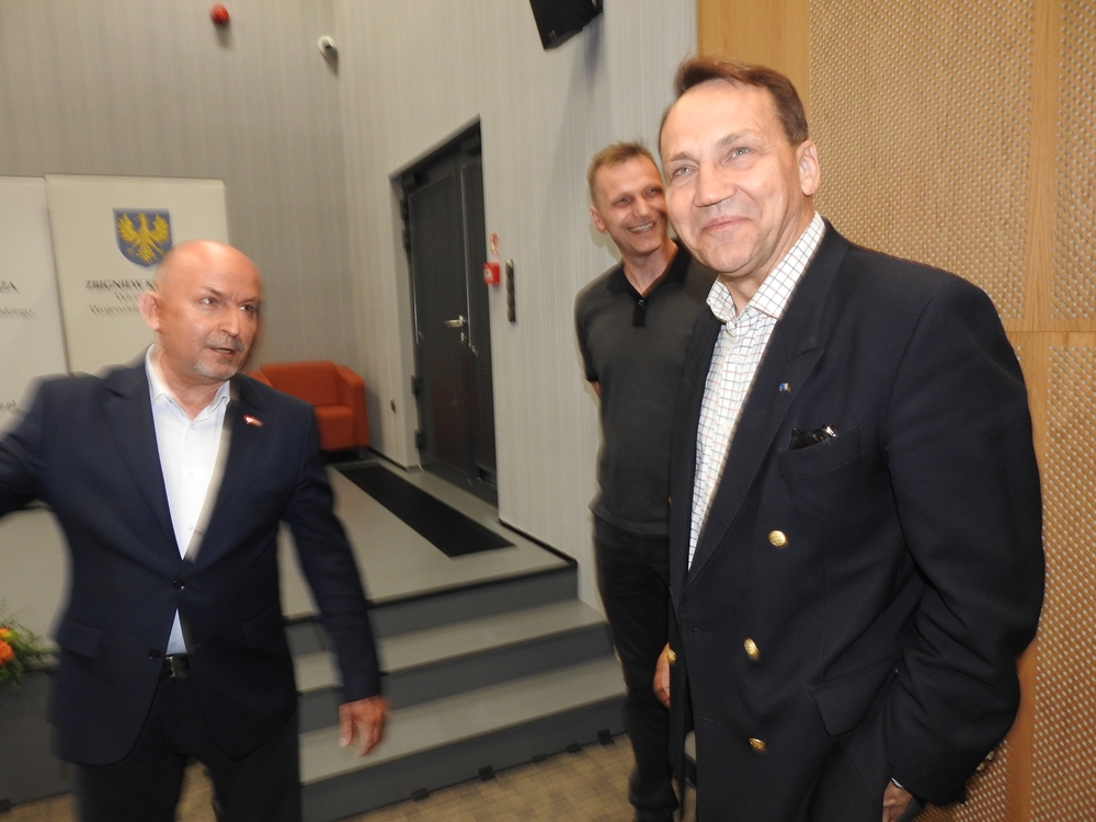 Sikorski w Opolu. Po rozmowach z działaczami KO czas na Festiwal Książki