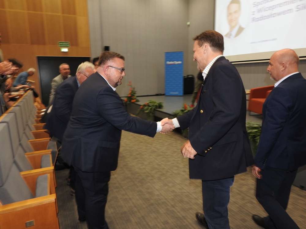 Sikorski w Opolu. Po rozmowach z działaczami KO czas na Festiwal Książki