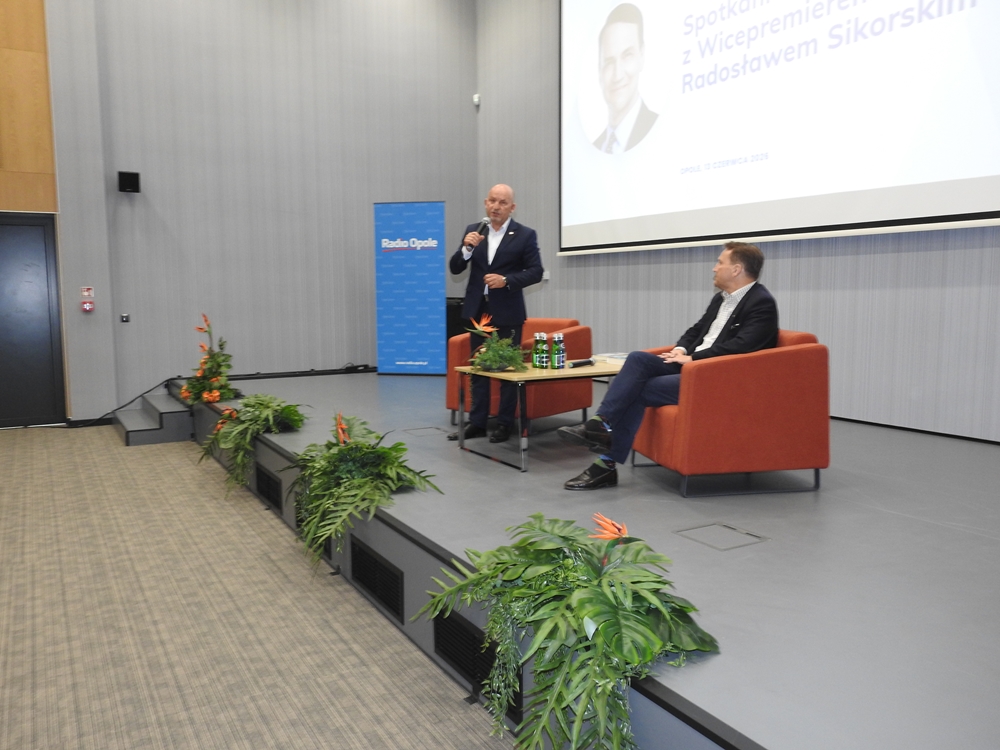 Sikorski w Opolu. Po rozmowach z działaczami KO czas na Festiwal Książki