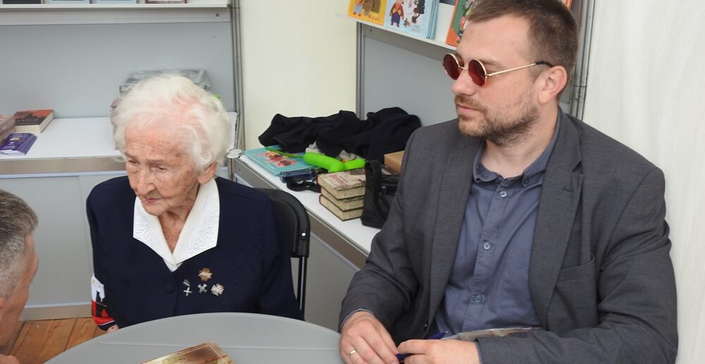 Drugi dzień święta książki. Opole zn&oacute;w przyciągnęło tłumy czytelnik&oacute;w – cz. III – [ZDJĘCIA]