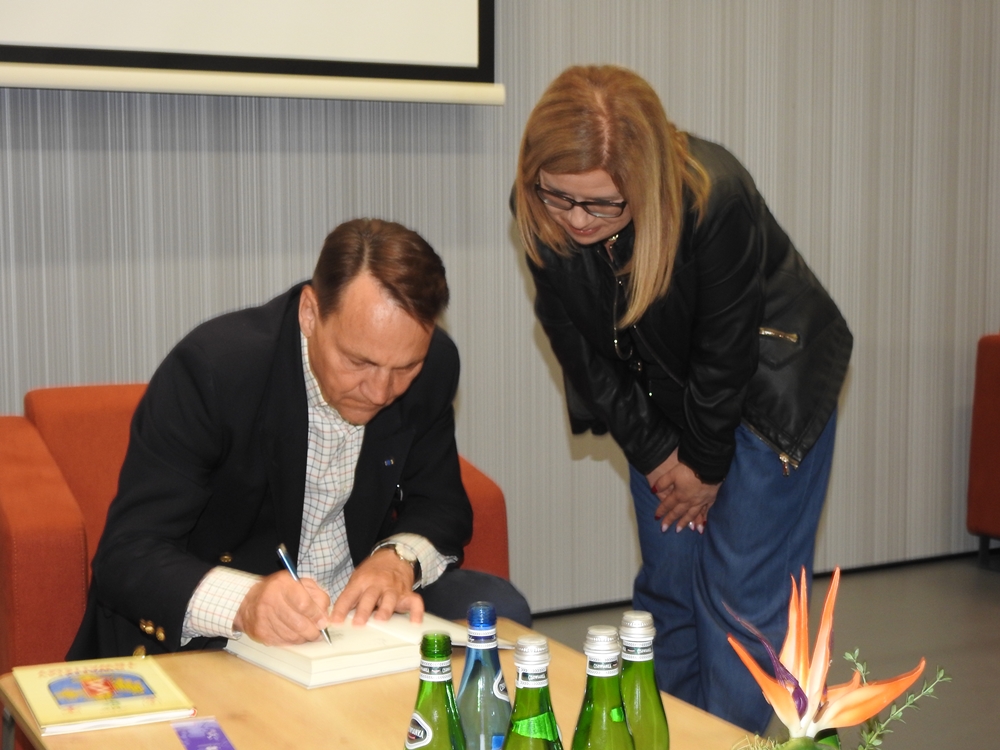 Sikorski w Opolu. Po rozmowach z działaczami KO czas na Festiwal Książki