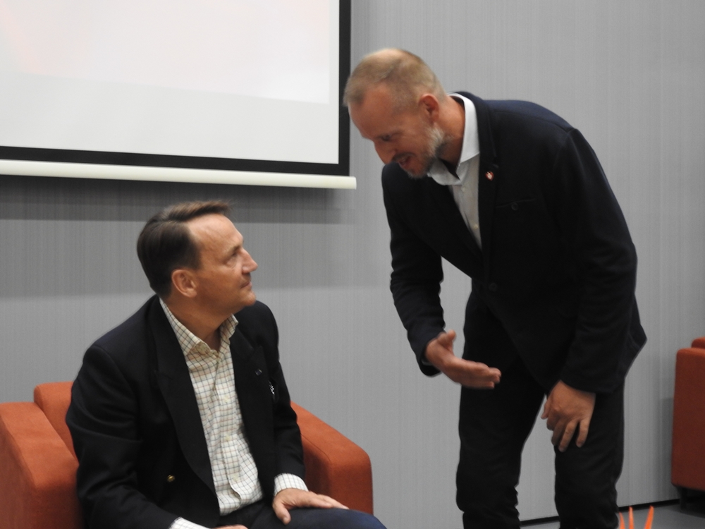 Sikorski w Opolu. Po rozmowach z działaczami KO czas na Festiwal Książki