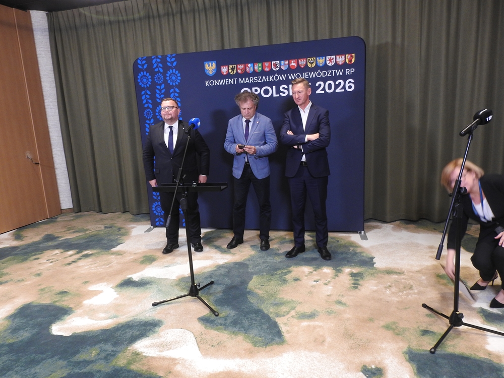 Wieś z lotniskiem, polem golfowym i torem wyścigowym. Ale na Konwencie Marszałków rozmawiano o sprawach znacznie poważniejszych