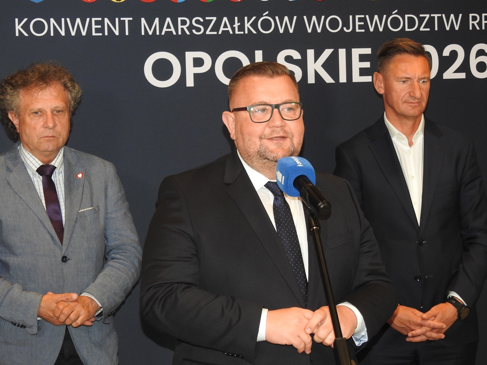 Wieś z lotniskiem, polem golfowym i torem wyścigowym. Ale na Konwencie Marszałków rozmawiano o sprawach znacznie poważniejszych
